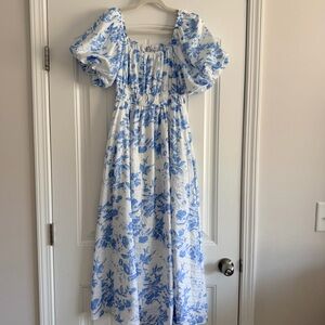 NWOT! Blue and White Floral Puff Sleeve Dress